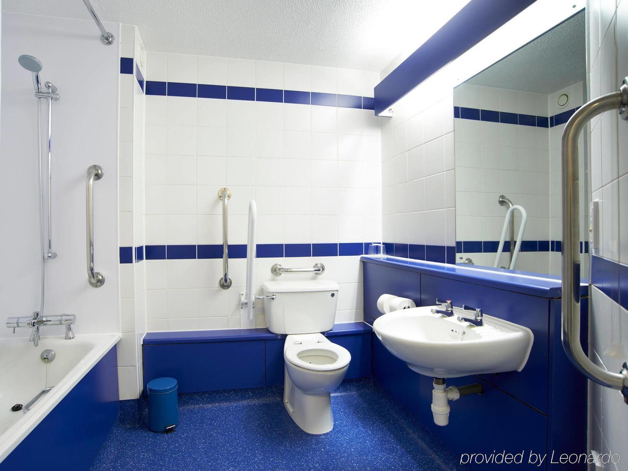 Travelodge Glasgow Airport Hotel Exterior foto