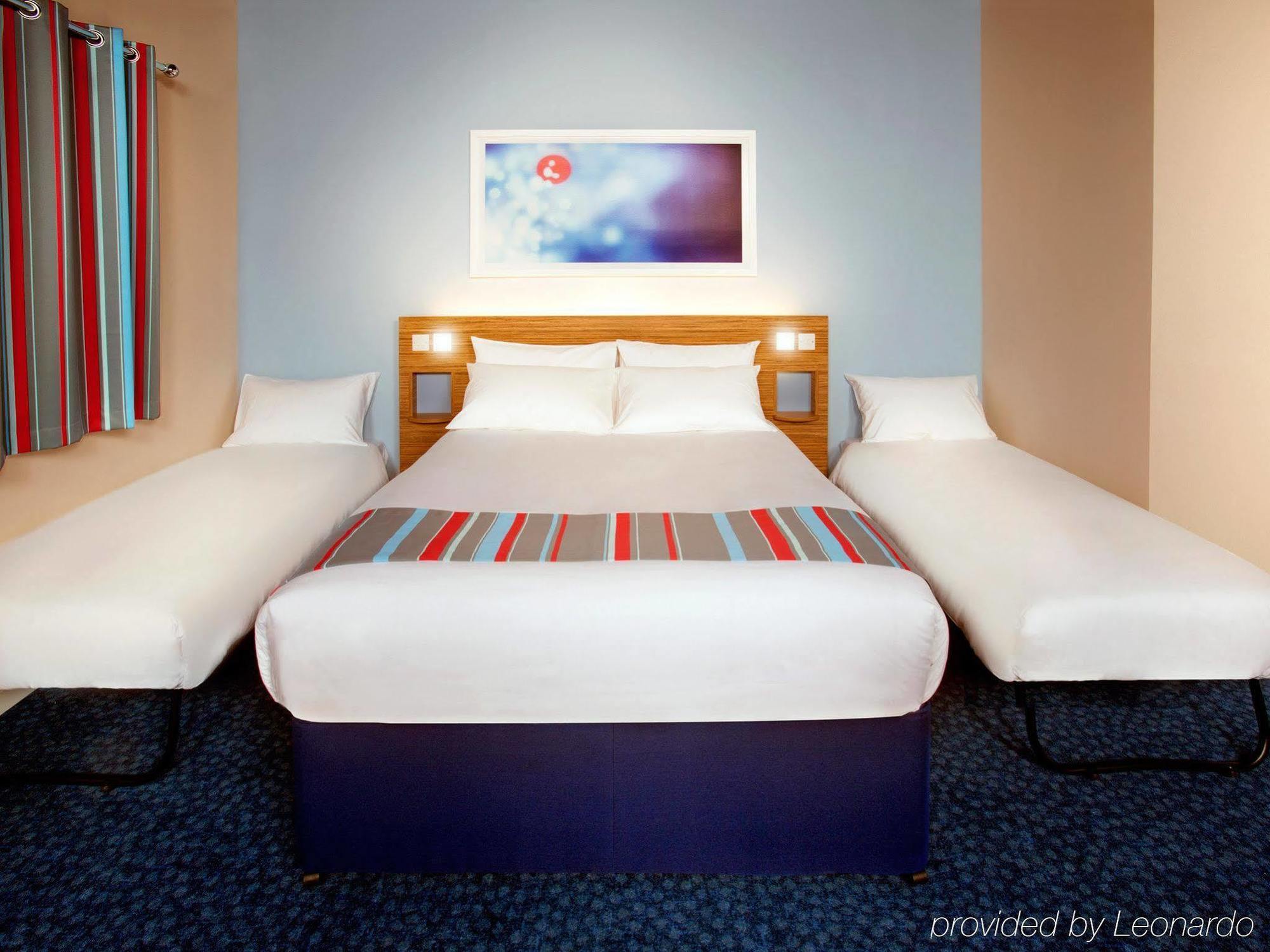 Travelodge Glasgow Airport Hotel Exterior foto